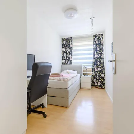 5-room Near Exhibition Center Lejlighed *