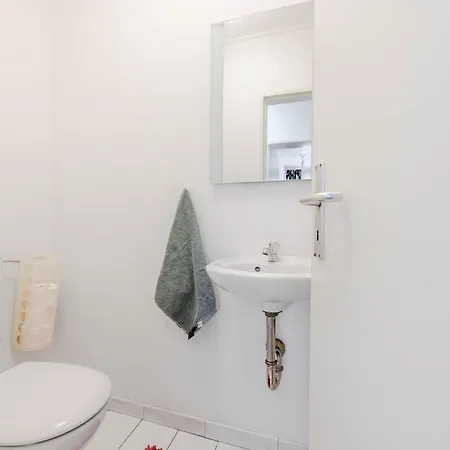 5-room Near Exhibition Center Lejlighed