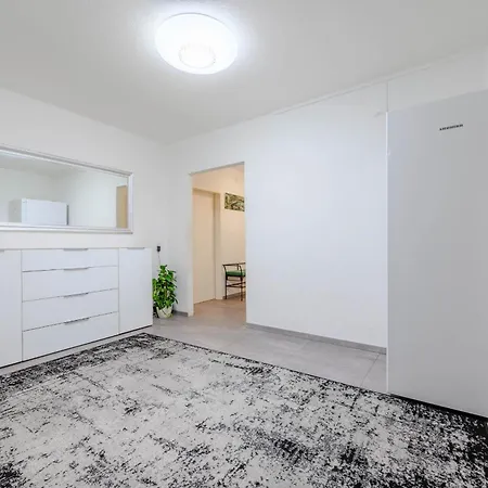 5-room Near Exhibition Center * Hannover